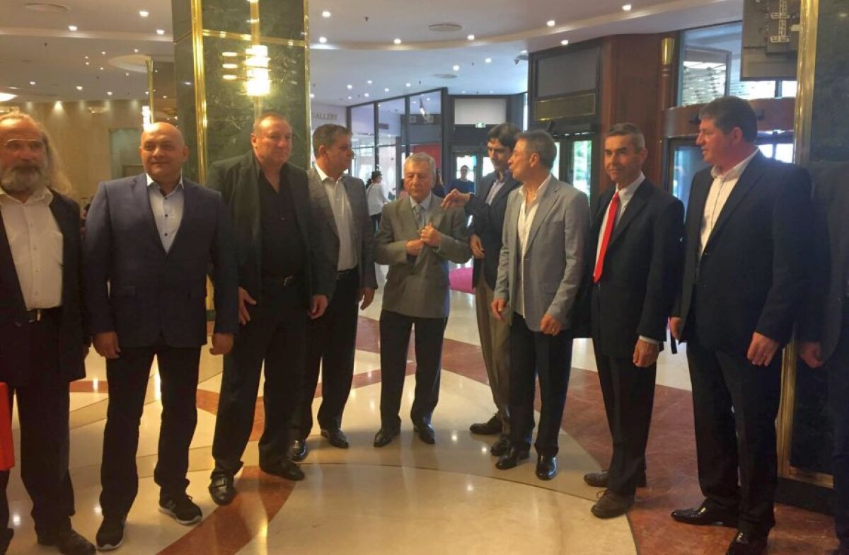 VIDEO + FOTO Jucătorii Stelei '86 s-au întâlnit pentru a sărbători 31 de ani de la câștigarea CCE: "Hai, Steaua! Putem spune «Steaua», că e a noastră"