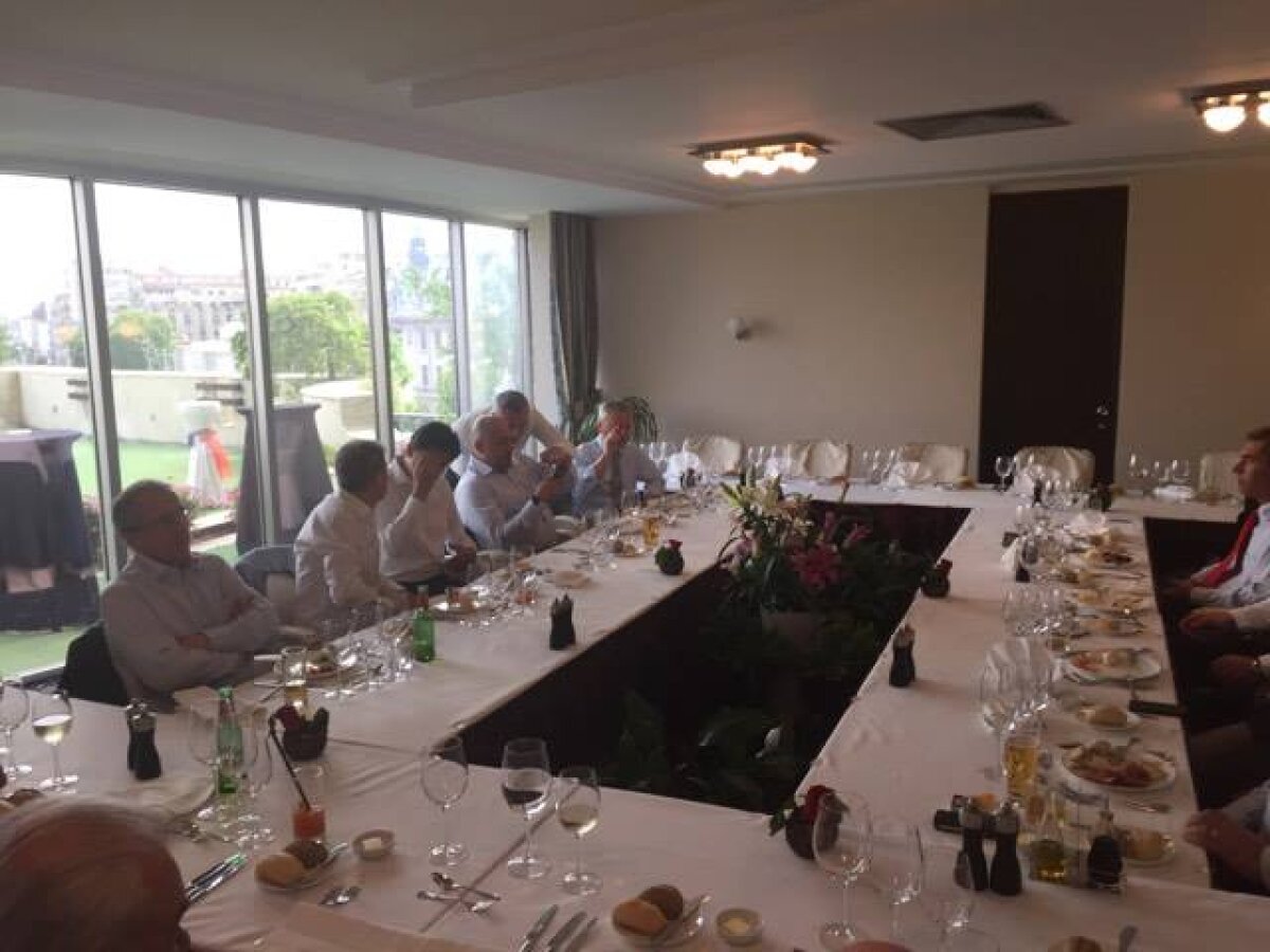 VIDEO + FOTO Jucătorii Stelei '86 s-au întâlnit pentru a sărbători 31 de ani de la câștigarea CCE: "Hai, Steaua! Putem spune «Steaua», că e a noastră"