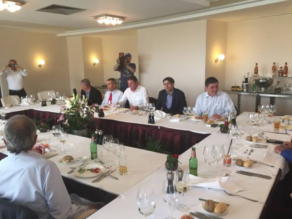 VIDEO + FOTO Jucătorii Stelei '86 s-au întâlnit pentru a sărbători 31 de ani de la câștigarea CCE: "Hai, Steaua! Putem spune «Steaua», că e a noastră"