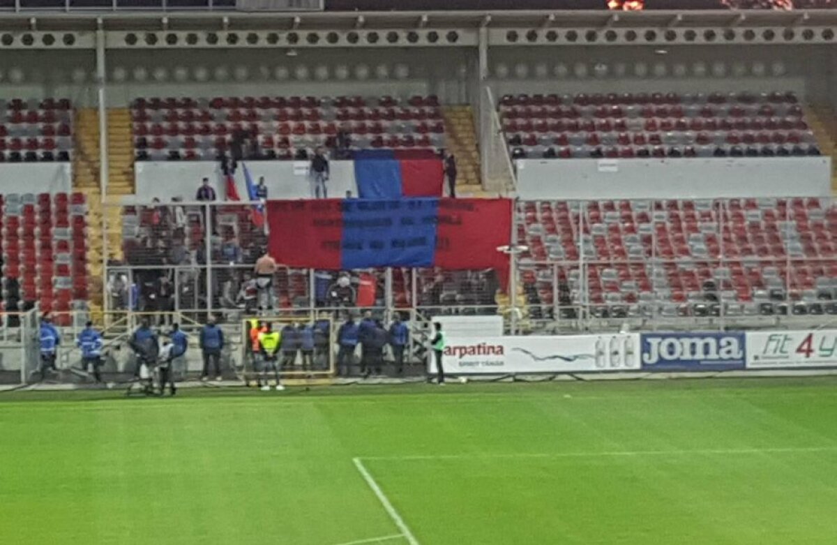 FOTO Suporterii celor de la FCSB le răspund suporterilor dinamoviști: "Nostradamus se înșală!"