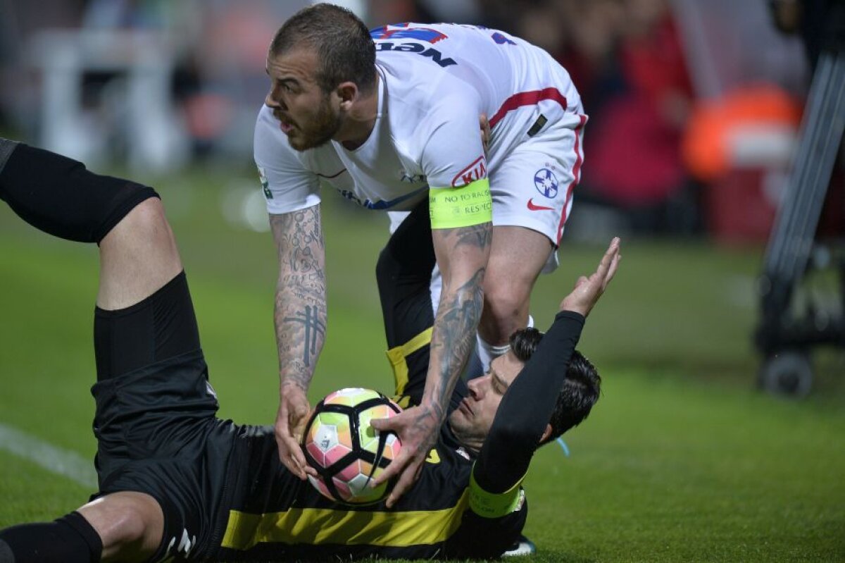 VIDEO+FOTO FCSB rezistă! Victorie cu Astra în deplasare, 1-0, iar totul se joacă în ultima rundă!