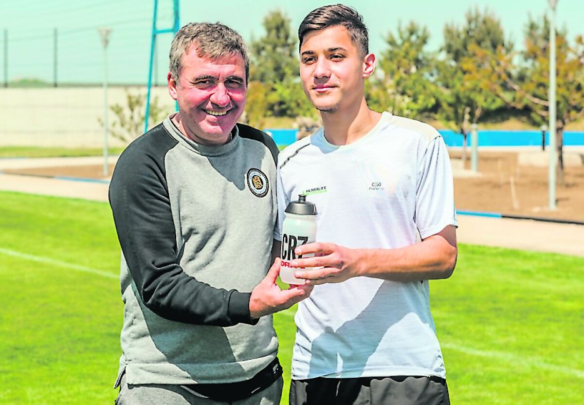 Secretul care duce FC Viitorul spre titlu » Început în 2015, parteneriatul dintre Herbalife şi clubul lui Hagi va continua şi în sezonul următor