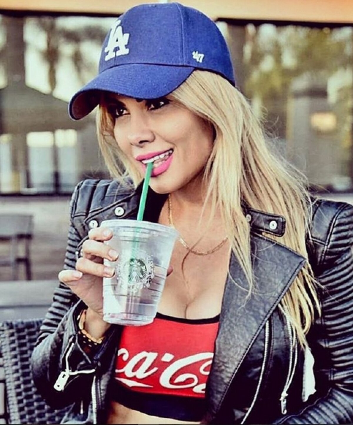 FOTO Muză braziliană » Și cluburile mici au fane sexy: Herica ține cu o echipă de Serie B