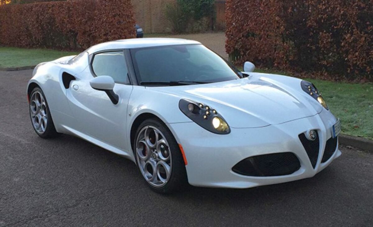 FOTO ȘOCANT Un jucător de la FCSB s-a filmat când mergea cu o viteză năucitoare în miez de noapte! Cum a fost dat de gol că nu purta centura