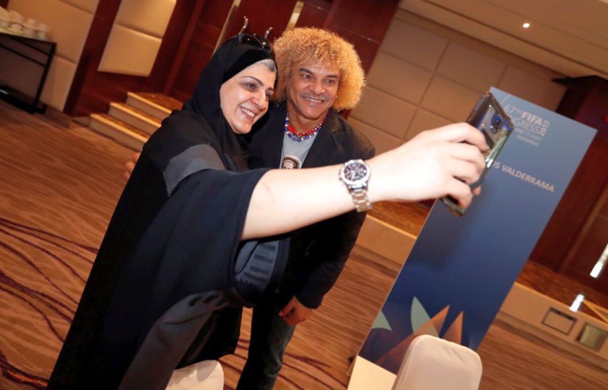 GALERIE FOTO Spectacol la FIFA Legends! Maradona, Ronaldinho și Valderrama au făcut show în Bahrein