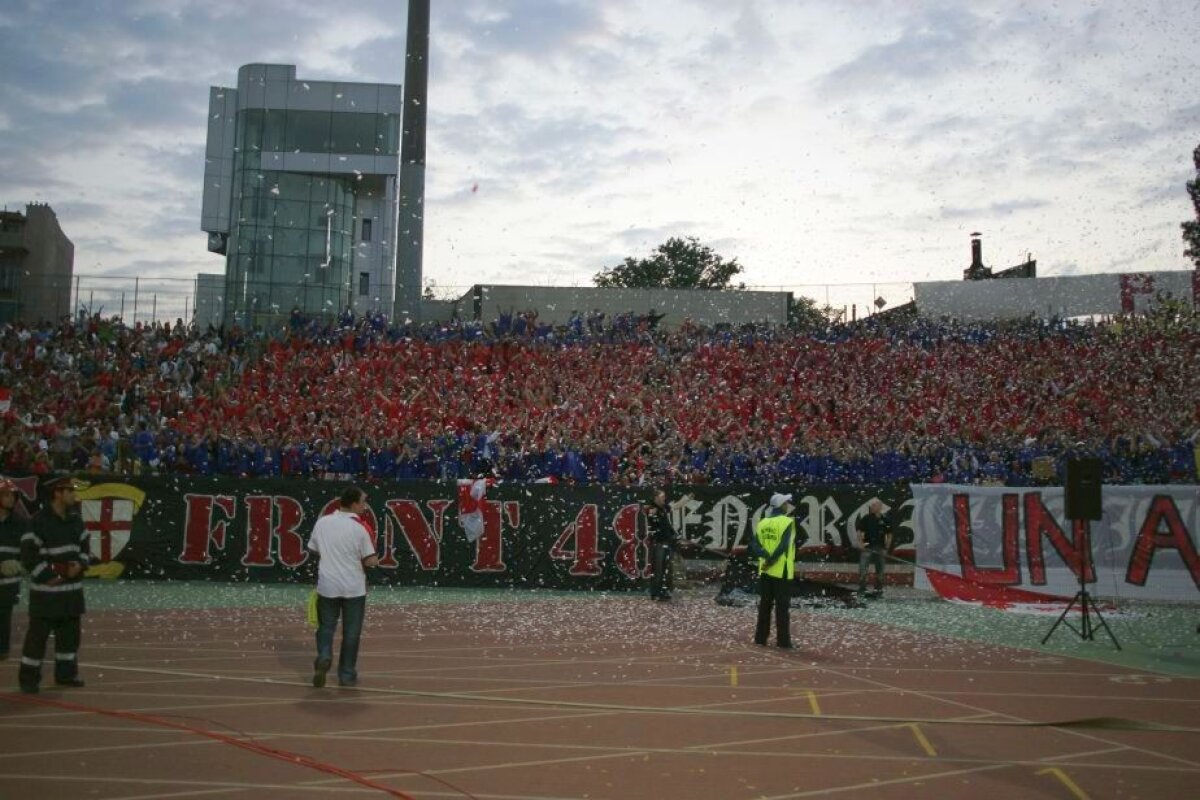 GALERIE FOTO Imagini din arhiva GSP de la ultimul titlu al lui Dinamo! "Spartanii" lui Borcea au sărbătorit acasă după o înfrângere cu Urziceni » Doar 5 echipe mai sunt în Liga 1 de atunci