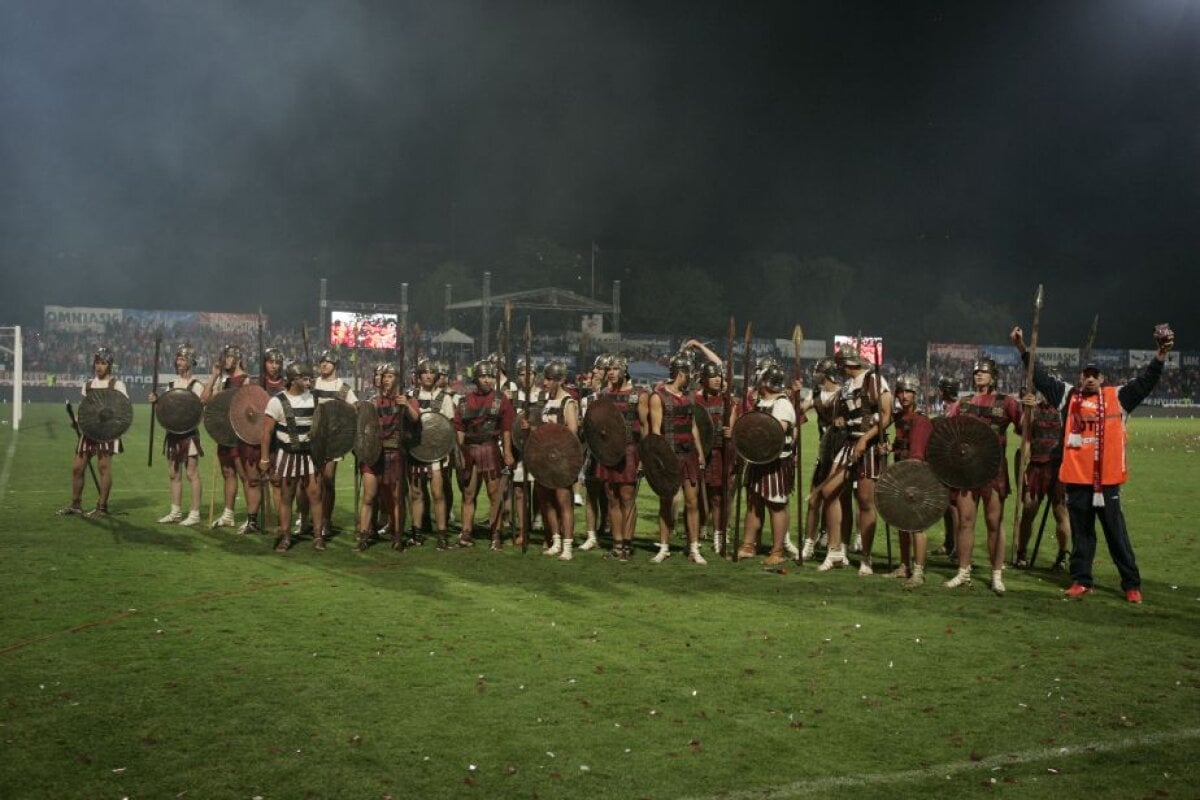 GALERIE FOTO Imagini din arhiva GSP de la ultimul titlu al lui Dinamo! "Spartanii" lui Borcea au sărbătorit acasă după o înfrângere cu Urziceni » Doar 5 echipe mai sunt în Liga 1 de atunci