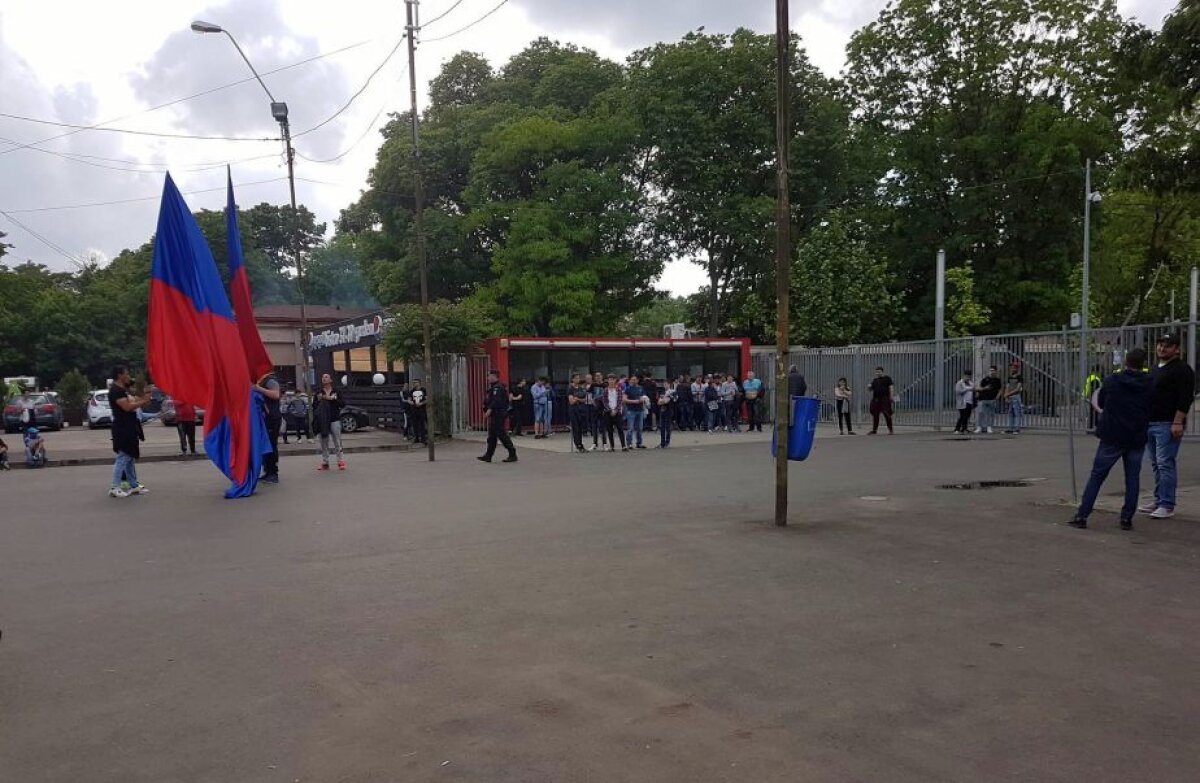 liveBLOG AICI // FOTO+VIDEO Ultimele informații de pe stadioane! Viitorul se pregătește de sărbătoare, fanii FCSB-ului stau la coadă la casa de bilete