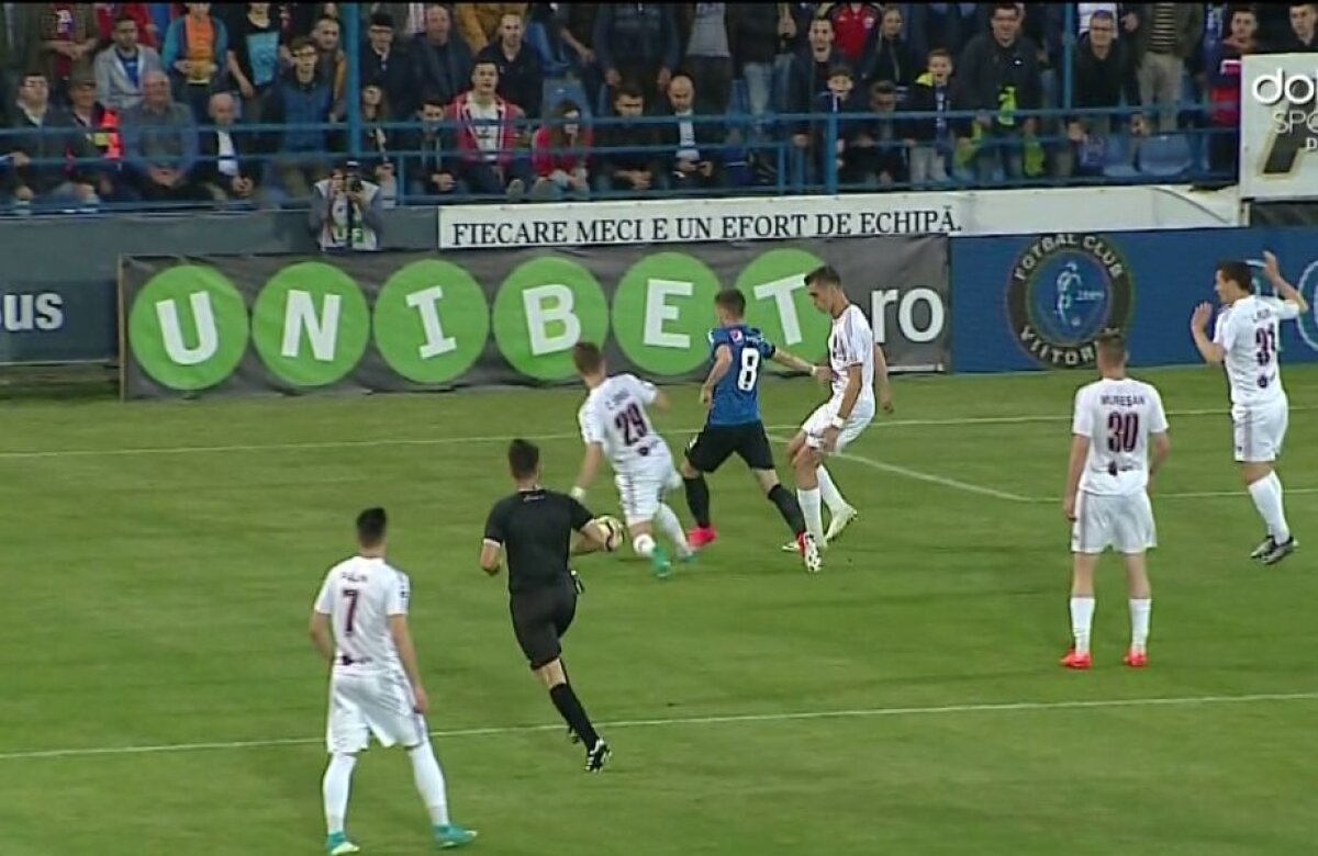 FOTO Viitorul a cerut penalty, înainte ca FCSB să deschidă scorul în meciul cu CS U! Arbitrul a lăsat jocul să continue