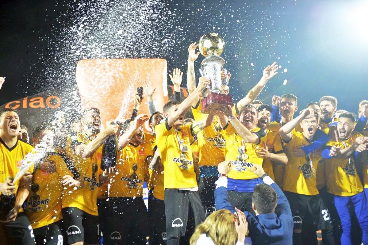GALERIE FOTO + VIDEO Regele României! Hagi și jucătorii de la Viitorul au făcut show pe teren după ce au câștigat campionatul