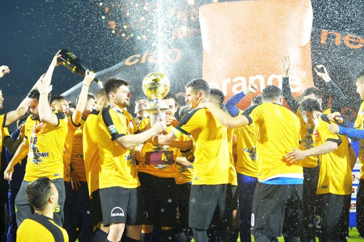 GALERIE FOTO + VIDEO Regele României! Hagi și jucătorii de la Viitorul au făcut show pe teren după ce au câștigat campionatul