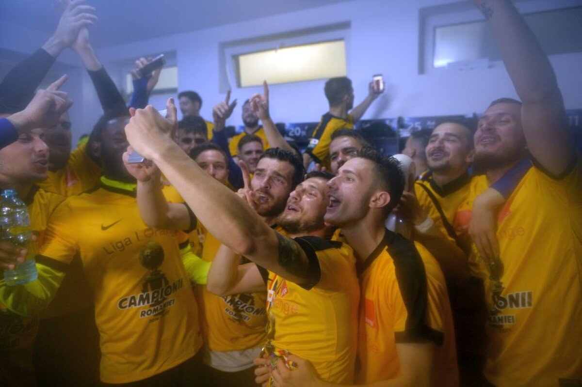 GALERIE FOTO + VIDEO Regele României! Hagi și jucătorii de la Viitorul au făcut show pe teren după ce au câștigat campionatul