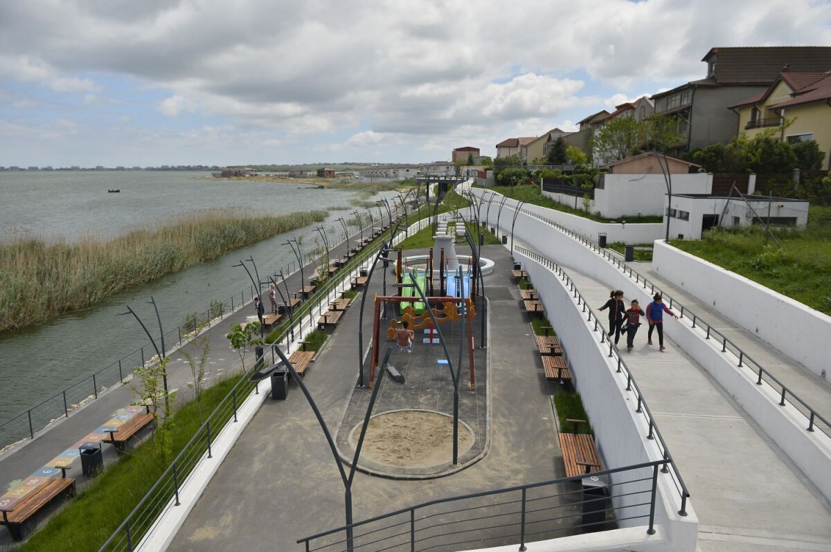 FOTO Amestec de sărăcie și opulență » Reportaj GSP în cel mai mic oraș devenit campion al României: țineau cu FCSB, acum sunt cu Hagi!