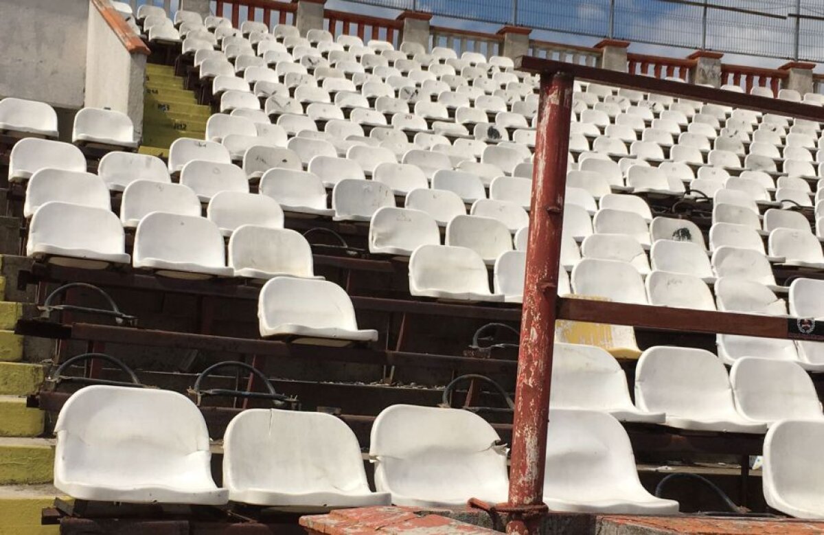 GALERIE FOTO » Dinamoviștii n-au mai așteptat demolarea! Și-au luat singuri suvenirurile