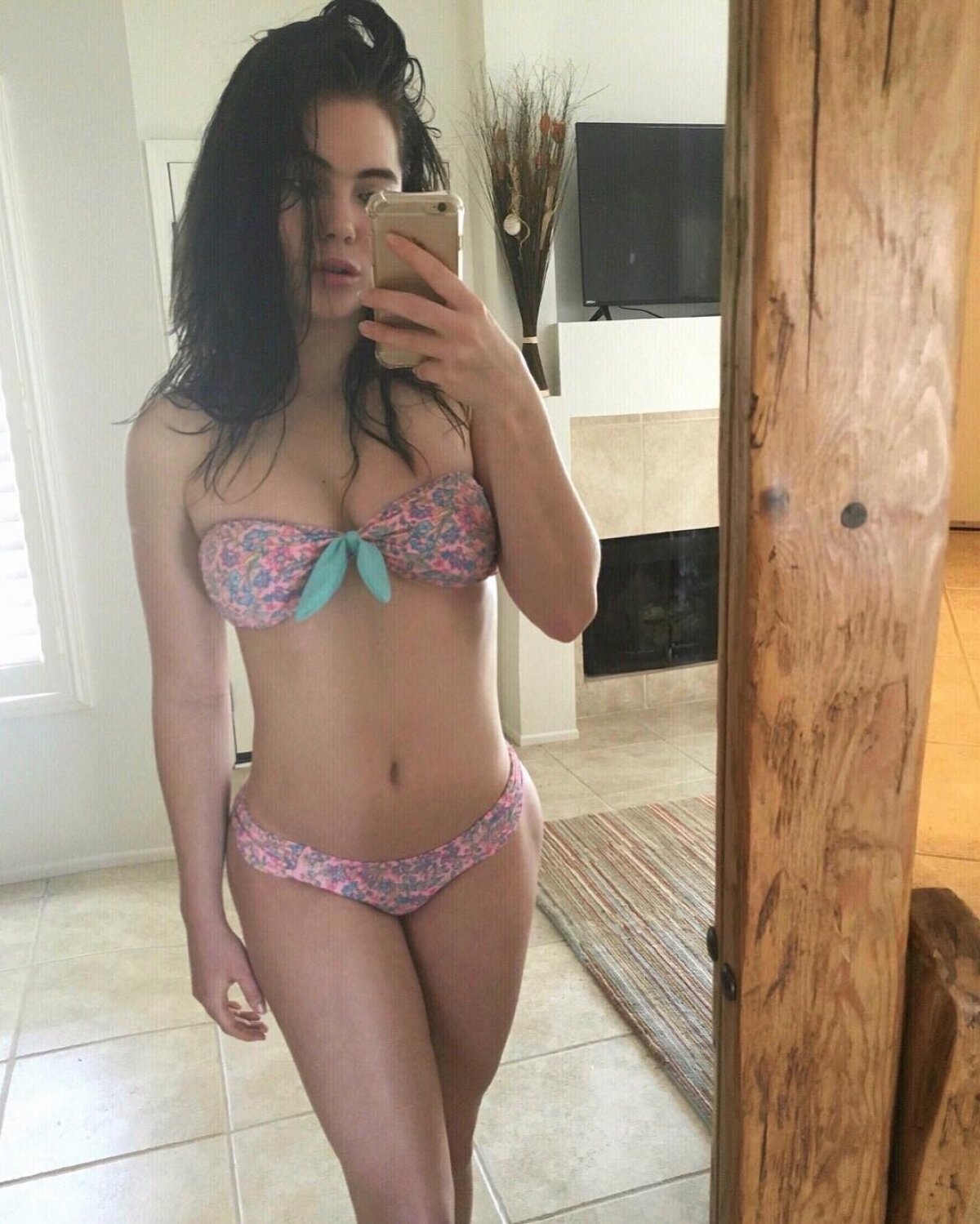GALERIE FOTO McKayla Maroney s-a filmat în lenjerie intimă! Imagini extrem de sexy care i-au înnebunit pe fani