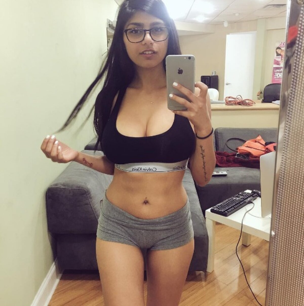 FOTO Mia Khalifa, asalt la un sportiv din NBA: ”Te laşi să îmi atingi sânii dacă ajungi la ei”