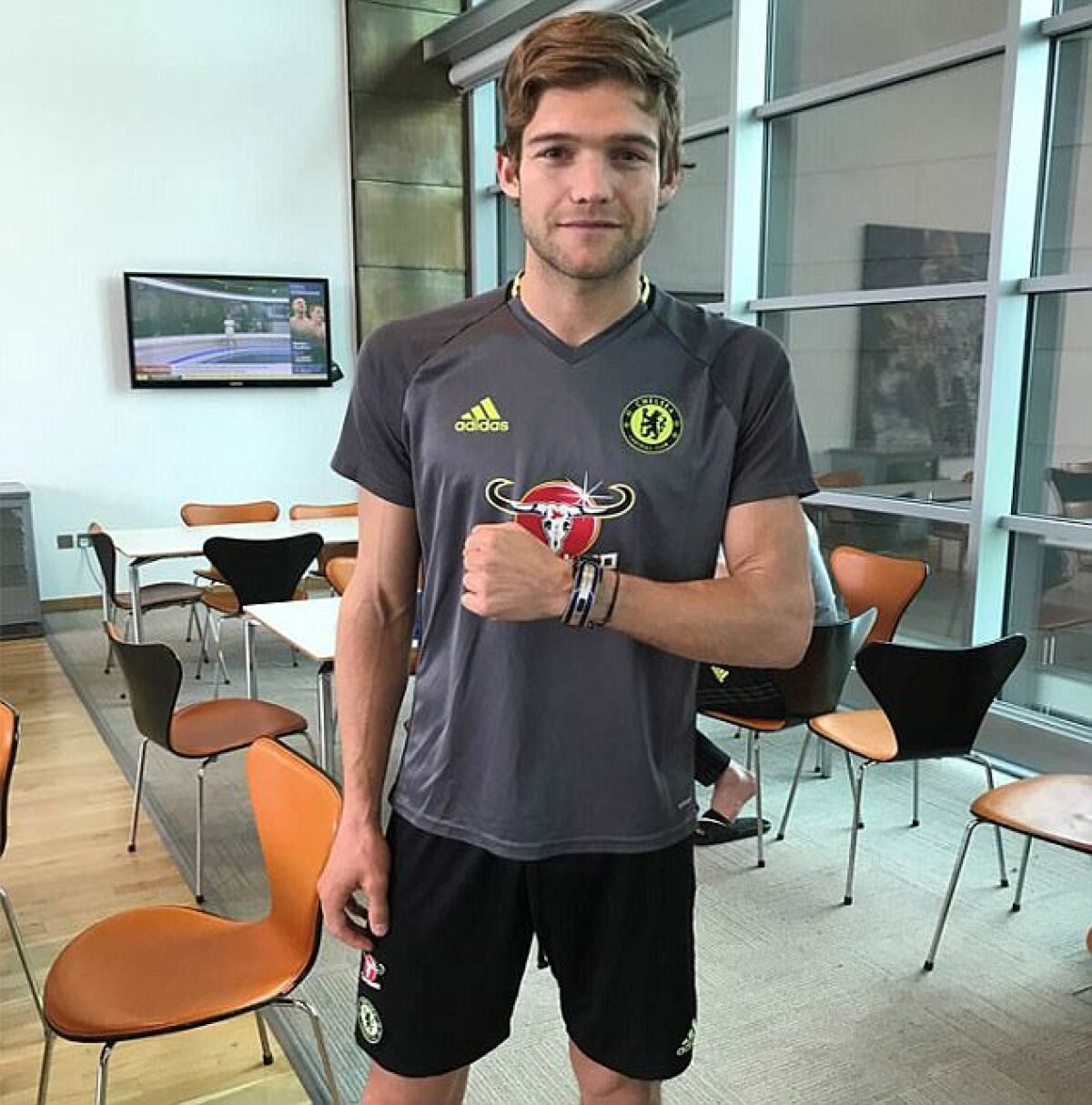 Gest inedit al lui David Luiz » Cadouri de 1 milion de lire pentru colegii de la Chelsea după ce au câștigat titlul