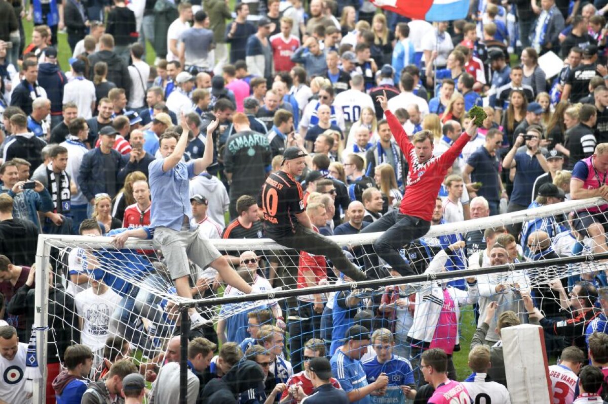 FOTO 3 momente DE NERATAT din ultima etapă din Bundesliga! Două legende s-au retras și suporterii au dat năvala pe teren