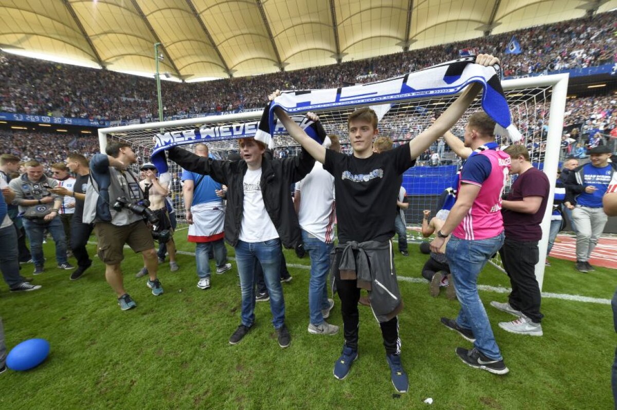 FOTO 3 momente DE NERATAT din ultima etapă din Bundesliga! Două legende s-au retras și suporterii au dat năvala pe teren