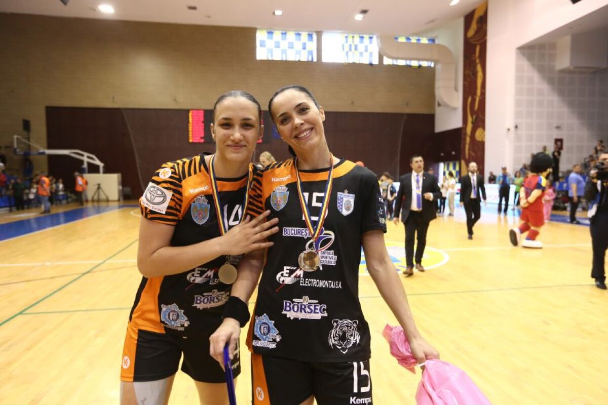 FOTO Surpriza numărului 15 » Aurelia Brădeanu a anunțat că se retrage la finalul Cupei României, deși mai semnase un an cu CSM București