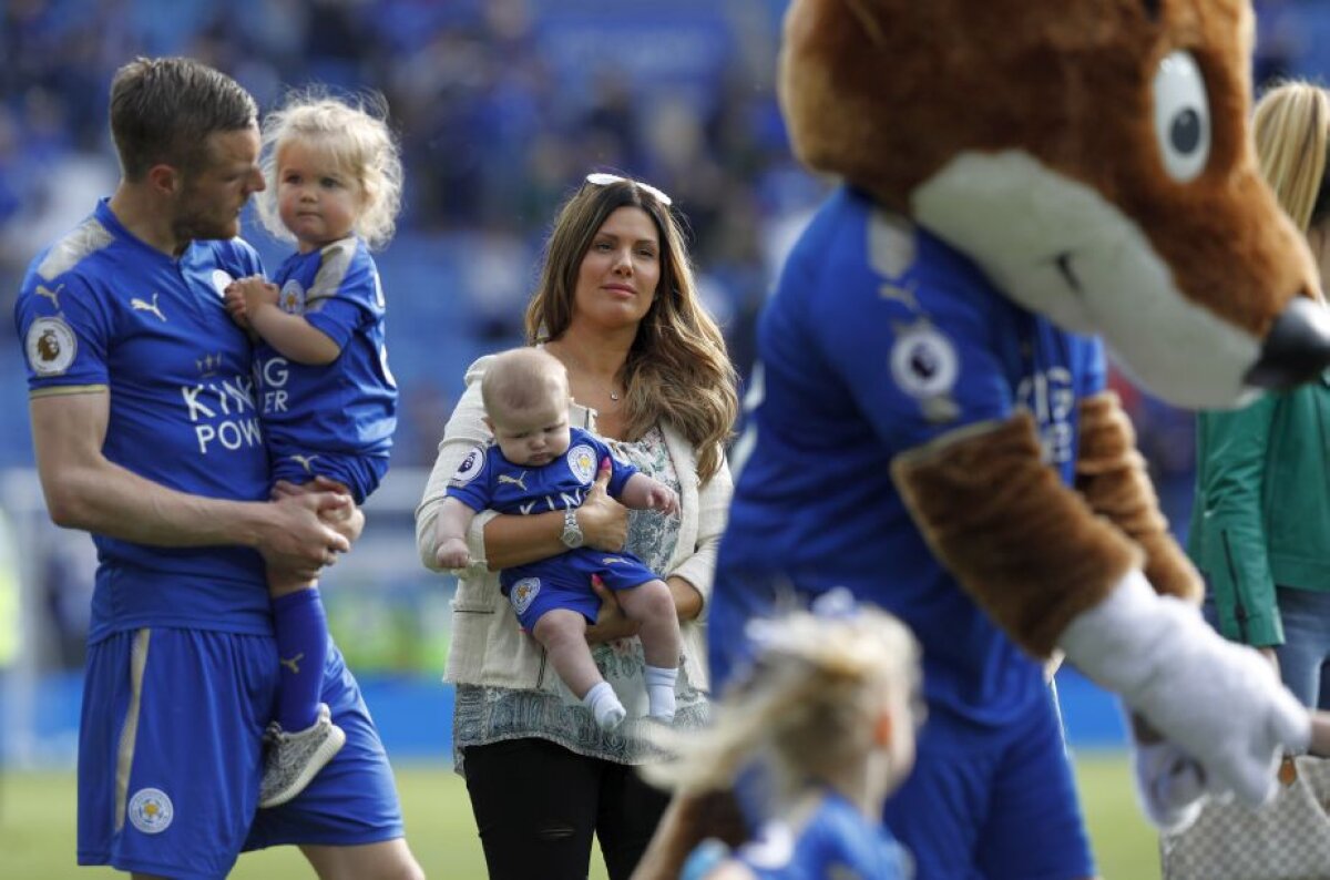 GALERIE FOTO Tradiția continuă! Jucătorii din Premier League au încheiat sezonul alături de familii, pe gazon » Soția lui Rooney a fost cea mai fotografiată