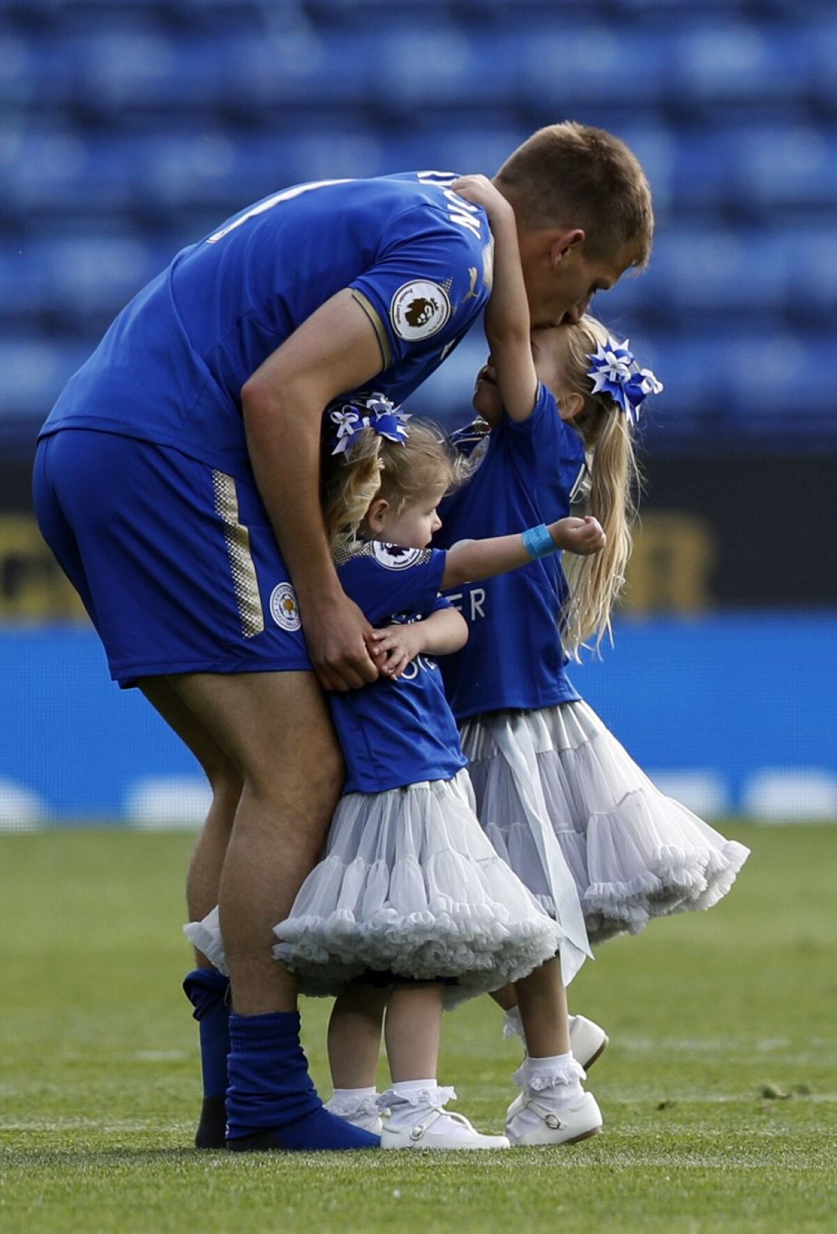 GALERIE FOTO Tradiția continuă! Jucătorii din Premier League au încheiat sezonul alături de familii, pe gazon » Soția lui Rooney a fost cea mai fotografiată