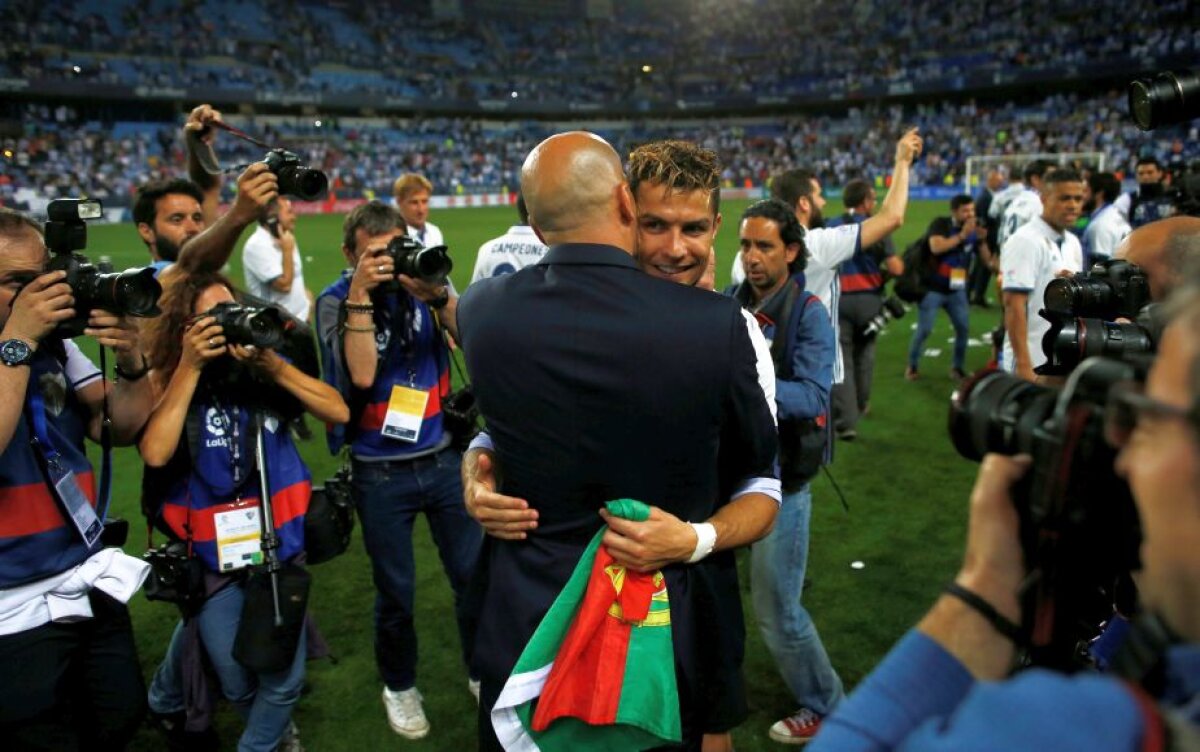 VIDEO+FOTO Bucurie senzațională a jucătorilor lui Real Madrid! Zidane a fost aruncat în sus de propriii fotbaliști după titlul 33