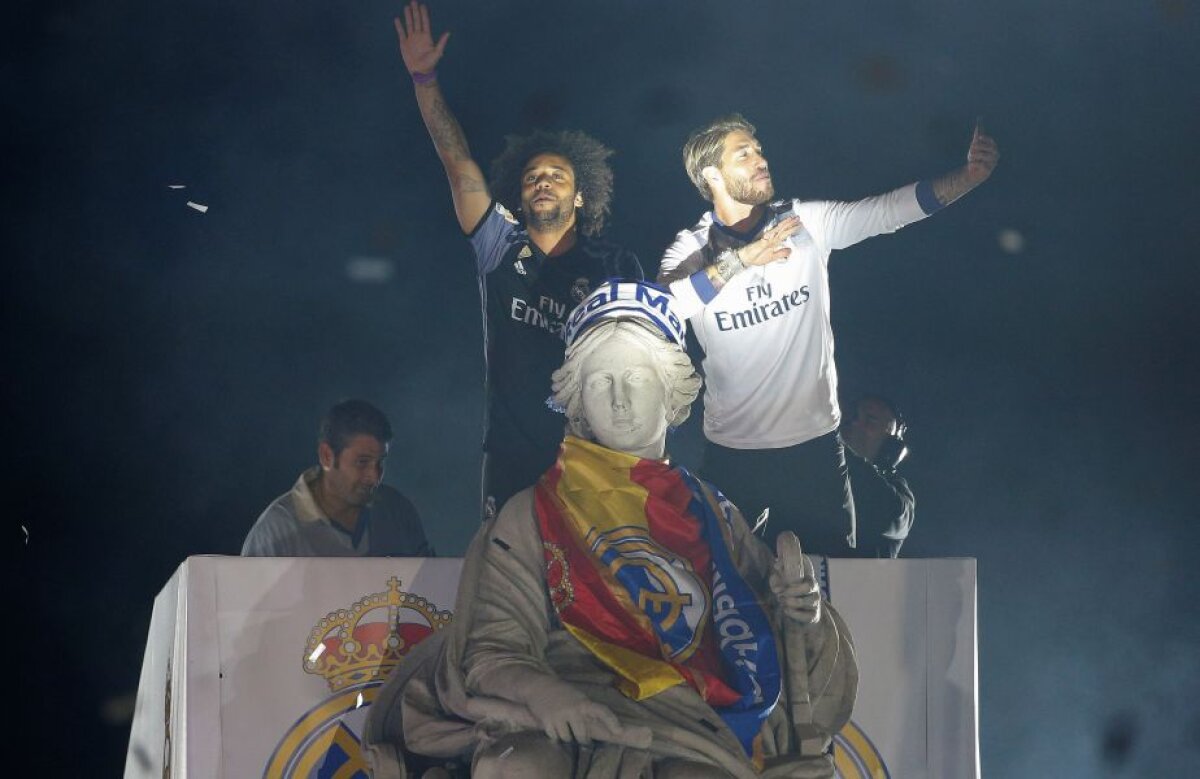 GALERIE FOTO » Noapte albă în Cibeles » Peste 30.000 de fani au sărbătorit titlul cucerit de Real Madrid