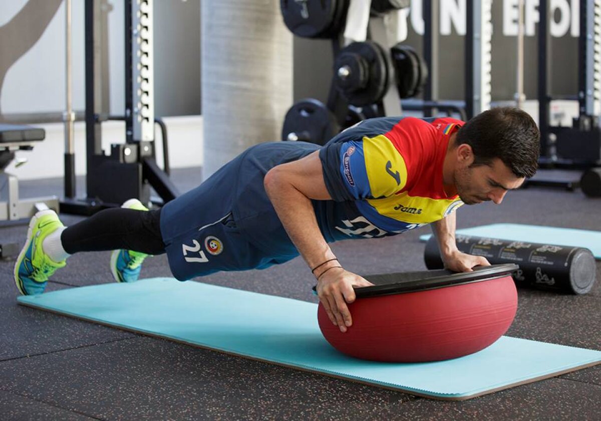 FOTO 5 "tricolori" au ajuns la Mogoșoaia pentru "dubla" cu Polonia și Chile