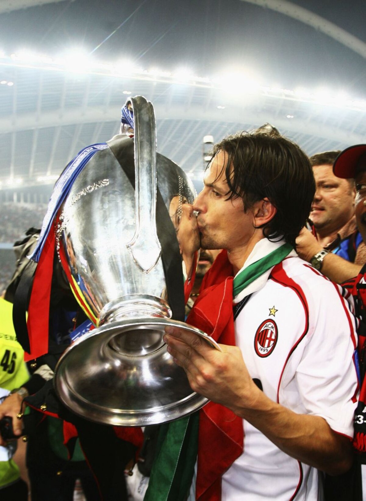 VIDEO și FOTO » Eșecul transformat în succes » Povestea neștiută despre revanșa lui AC Milan în fața lui Liverpool, din urmă cu 10 ani: Maldini, la un pas de bătaie cu fanii + profeția căpitanului