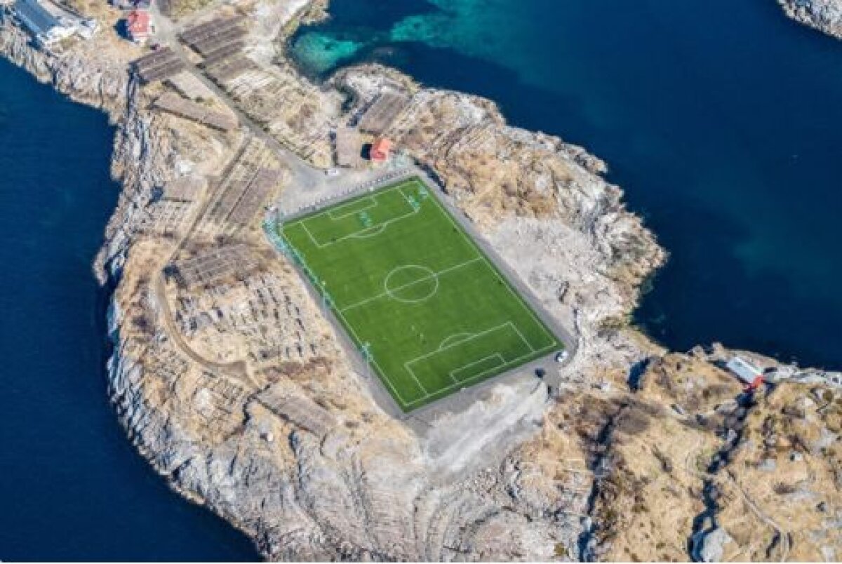 VIDEO + FOTO Cel mai frumos stadion din lume » Imagini spectaculoase cu o arenă dintr-un sat de pescari