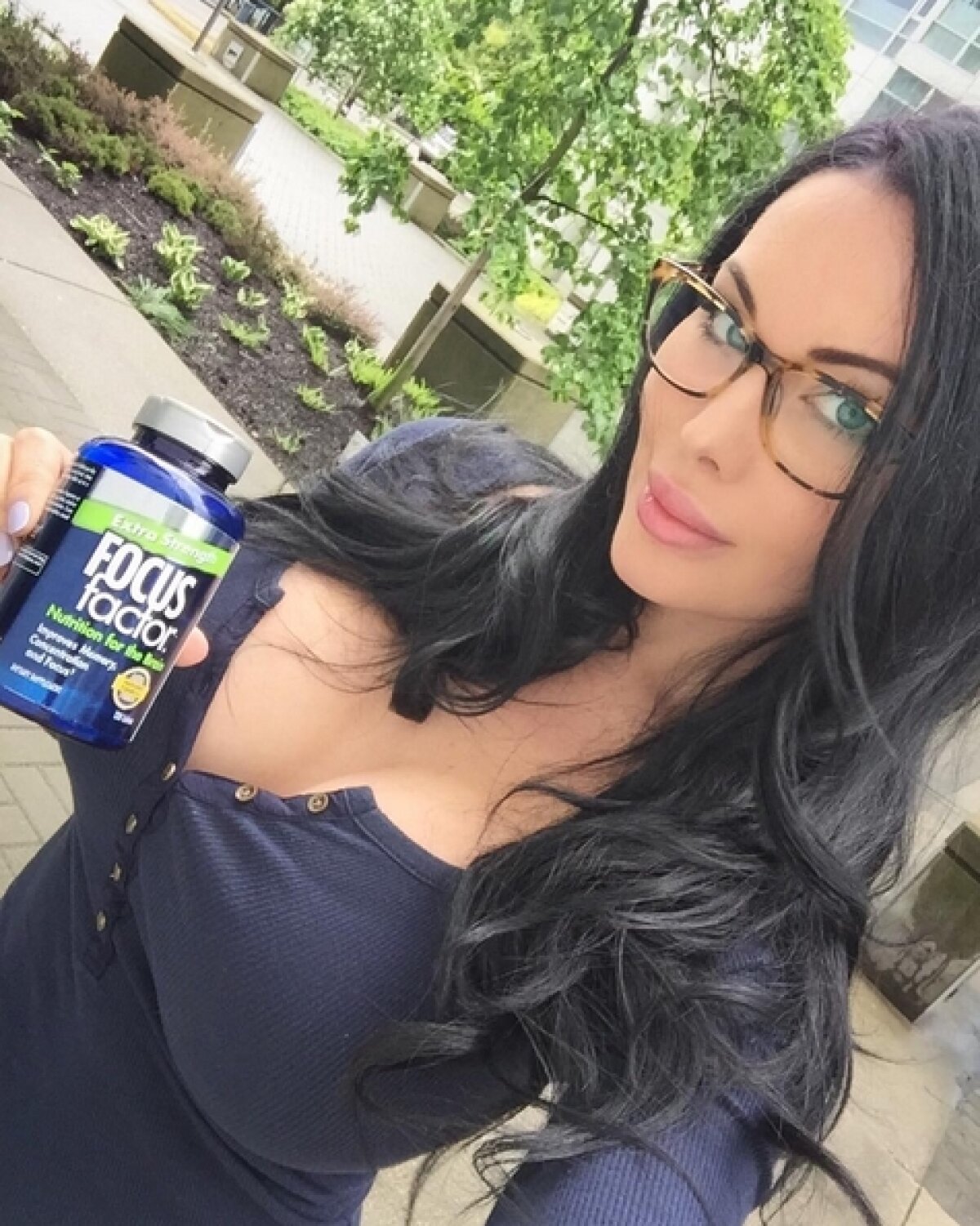 FOTO  Black beauty » Veronika e pasionată de călătorii și de pozele sexy pe Instagram