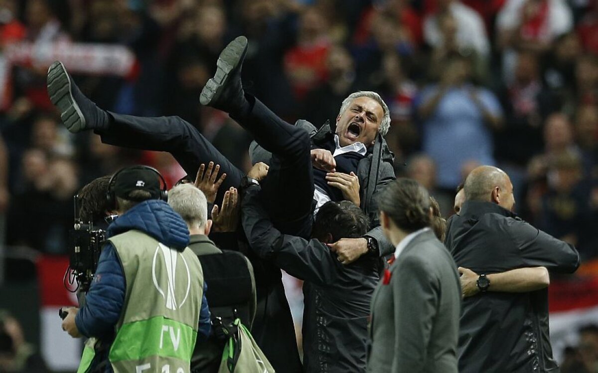 VIDEO+FOTO Cele mai tari imagini după finala Europa League! Jose Mourinho, one-man show! Cum s-au bucurat fotbaliștii