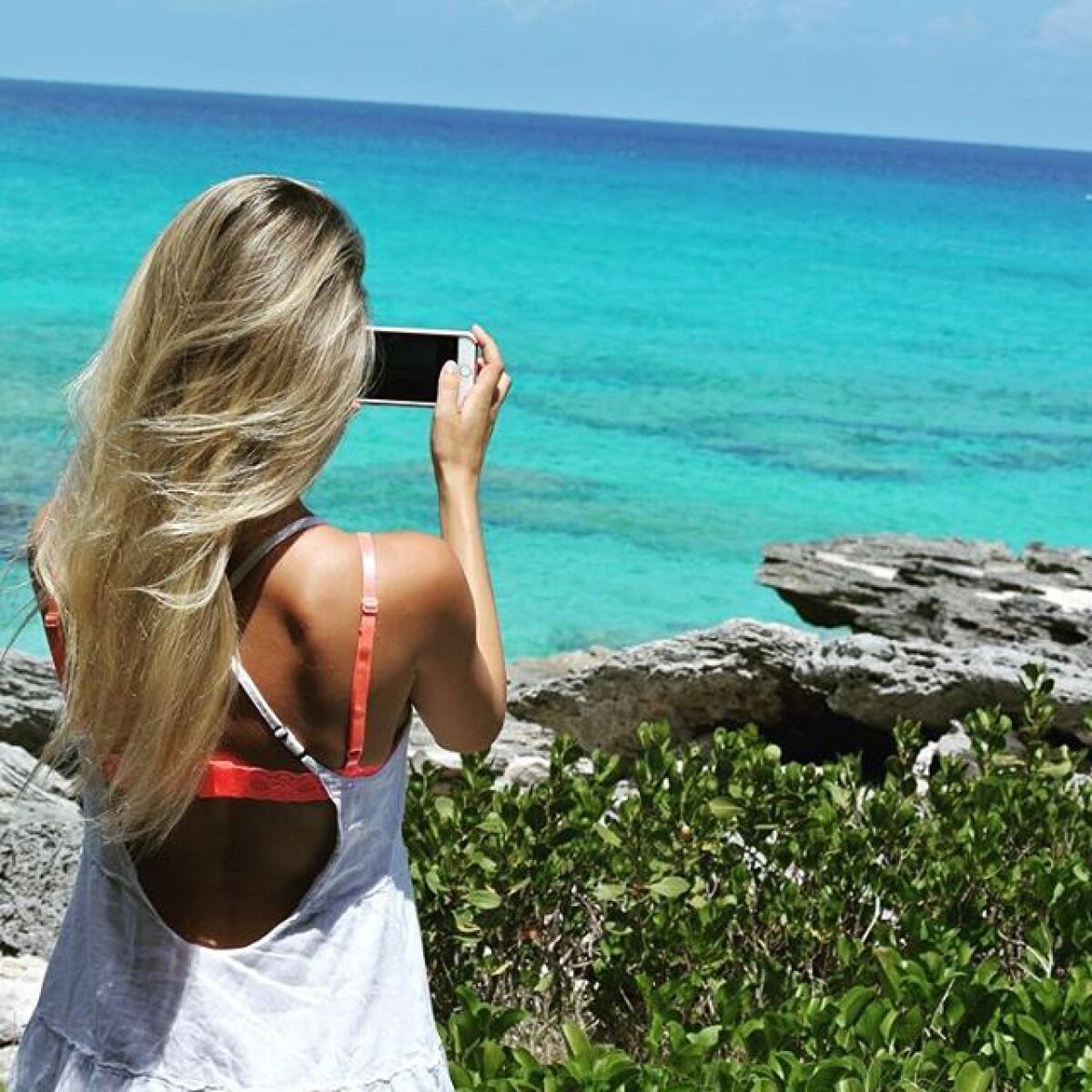 FOTO Ce au în comun o arhitectă sexy și o vedetă a Barcelonei? Sunt cel mai frumos cuplu