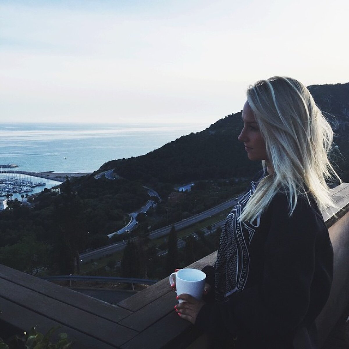 FOTO Ce au în comun o arhitectă sexy și o vedetă a Barcelonei? Sunt cel mai frumos cuplu