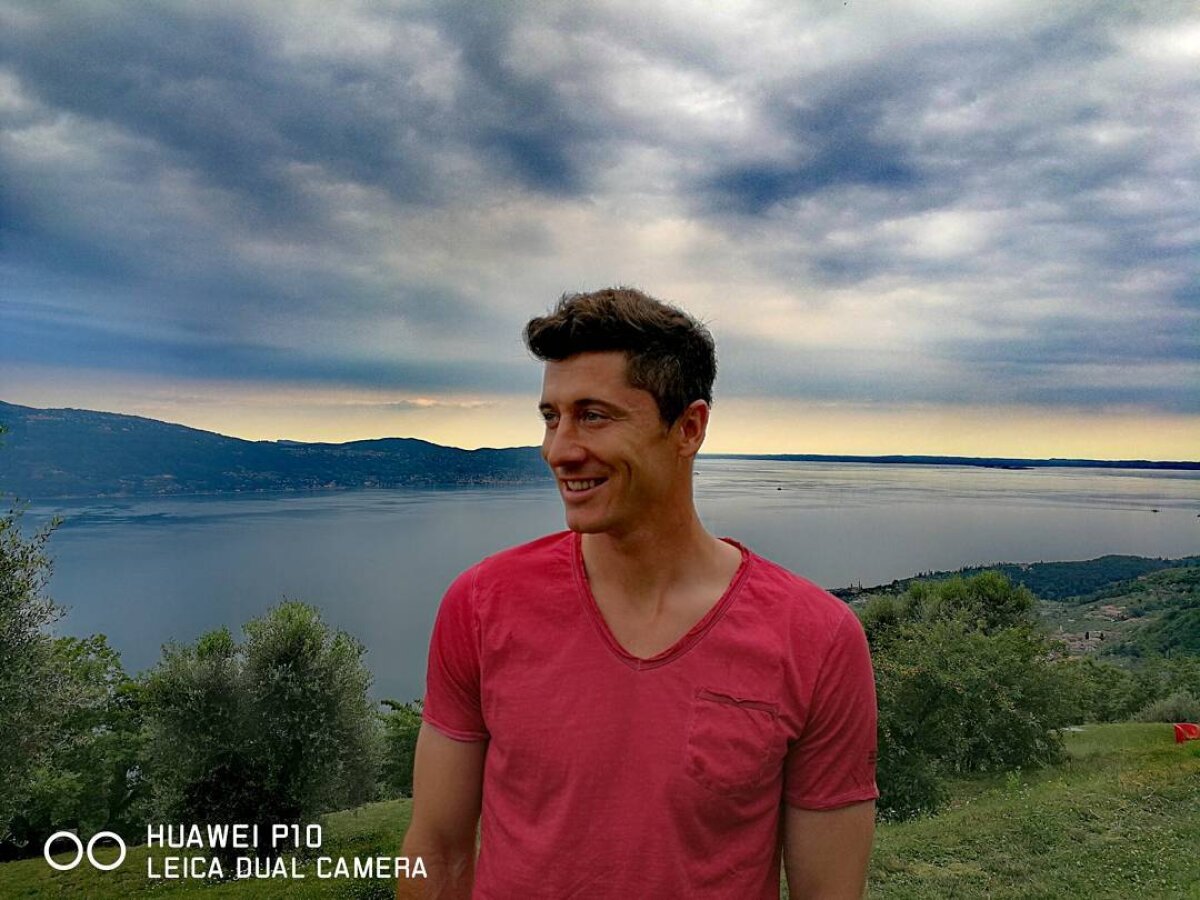 FOTO Robert Lewandowski se relaxează în Italia înaintea duelului cu ”tricolorii”