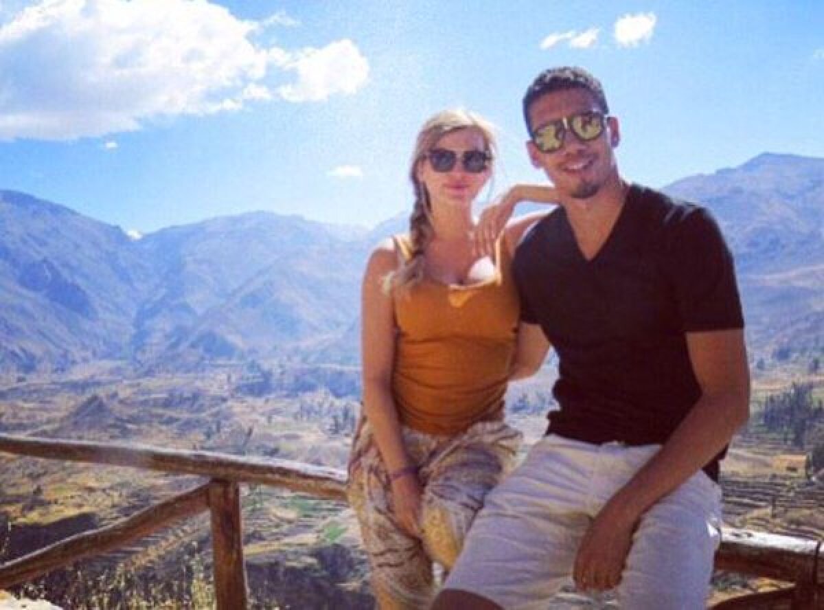 FOTO Se însoară în vila lui Mourinho » Chris Smalling se pregătește de o nuntă de vis cu manechinul Sam Cooke