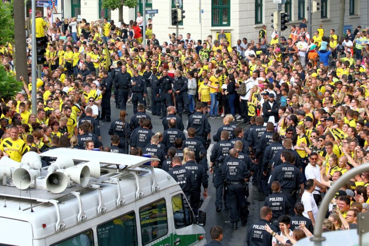 GALERIE FOTO + VIDEO Scene memorabile la Dortmund » Sute de mii de fani au sărbătorit în stradă cucerirea Cupei Germaniei