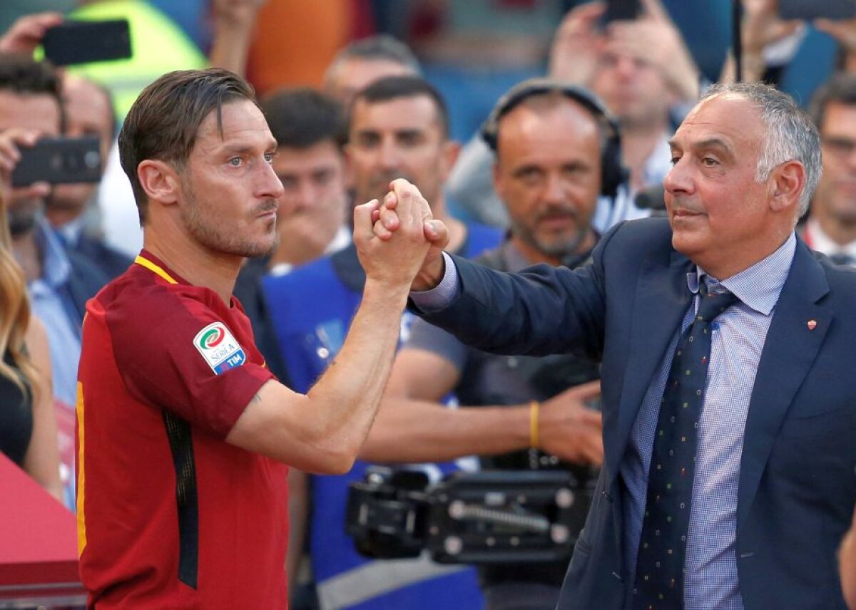 GALERIE FOTO Peluză pentru Totti! Cum l-au primit fanii pe legendarul fotbalist la ultimul meci pentru Roma + Mesajul lui Chivu