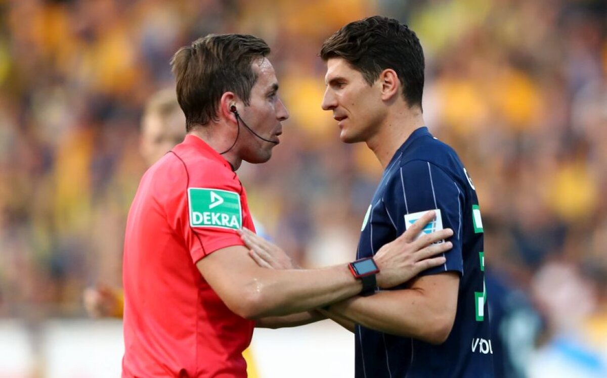 FOTO+VIDEO Dramatism și luptă teribilă pentru Bundesliga! Wolfsburg trece de Braunschweig și rămâne la masa bogaților, după o partidă electrizantă. Haos cu fanii la final