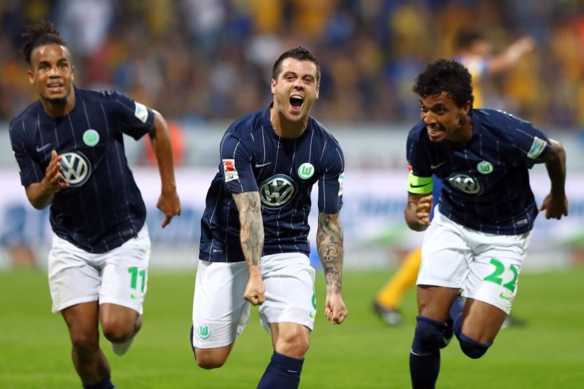 FOTO+VIDEO Dramatism și luptă teribilă pentru Bundesliga! Wolfsburg trece de Braunschweig și rămâne la masa bogaților, după o partidă electrizantă. Haos cu fanii la final