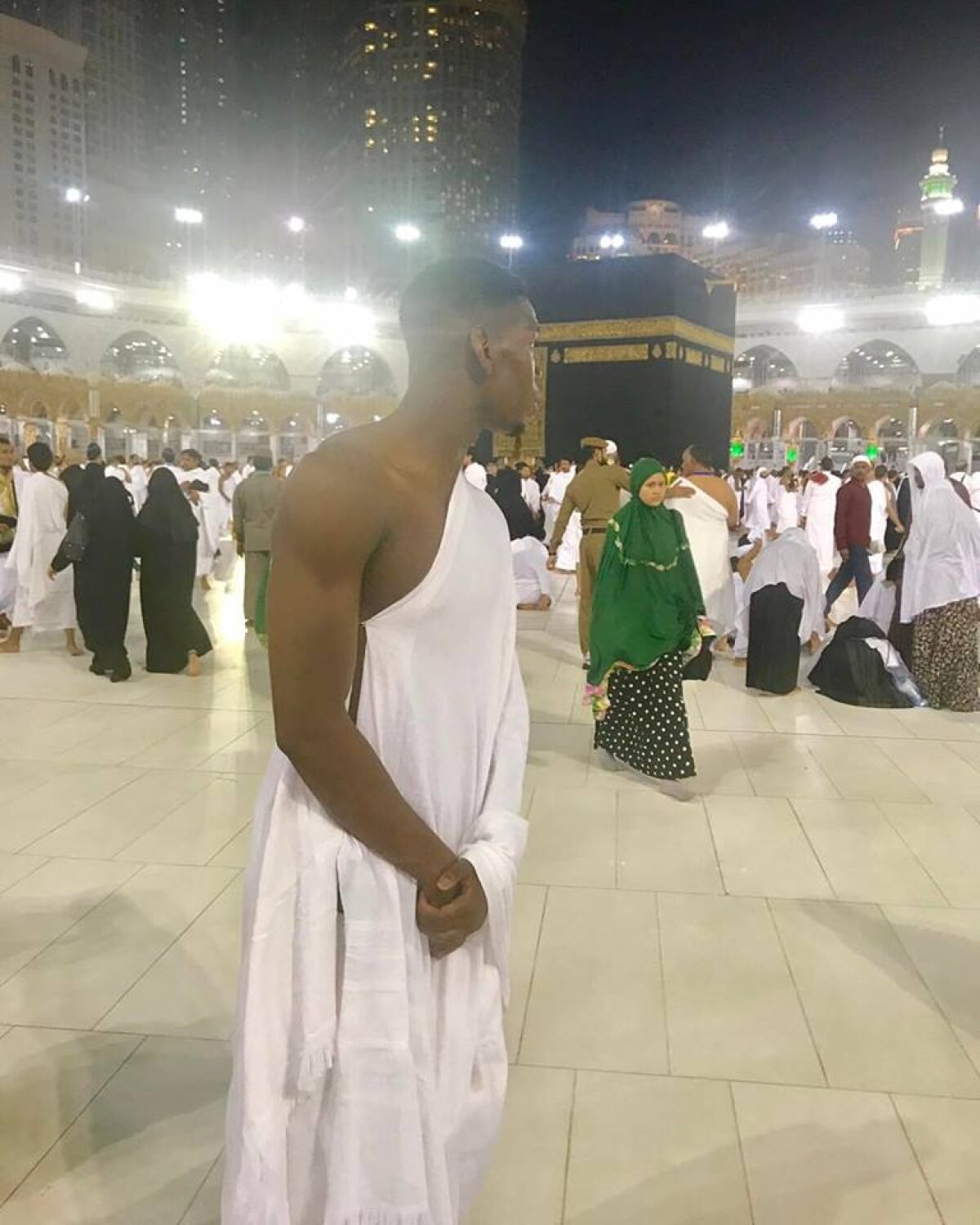 VIDEO + FOTO Imaginile zilei » Un star din fotbalul mondial a ajuns la Mecca de Ramadan: ”Cel mai frumos moment trăit în viața mea”