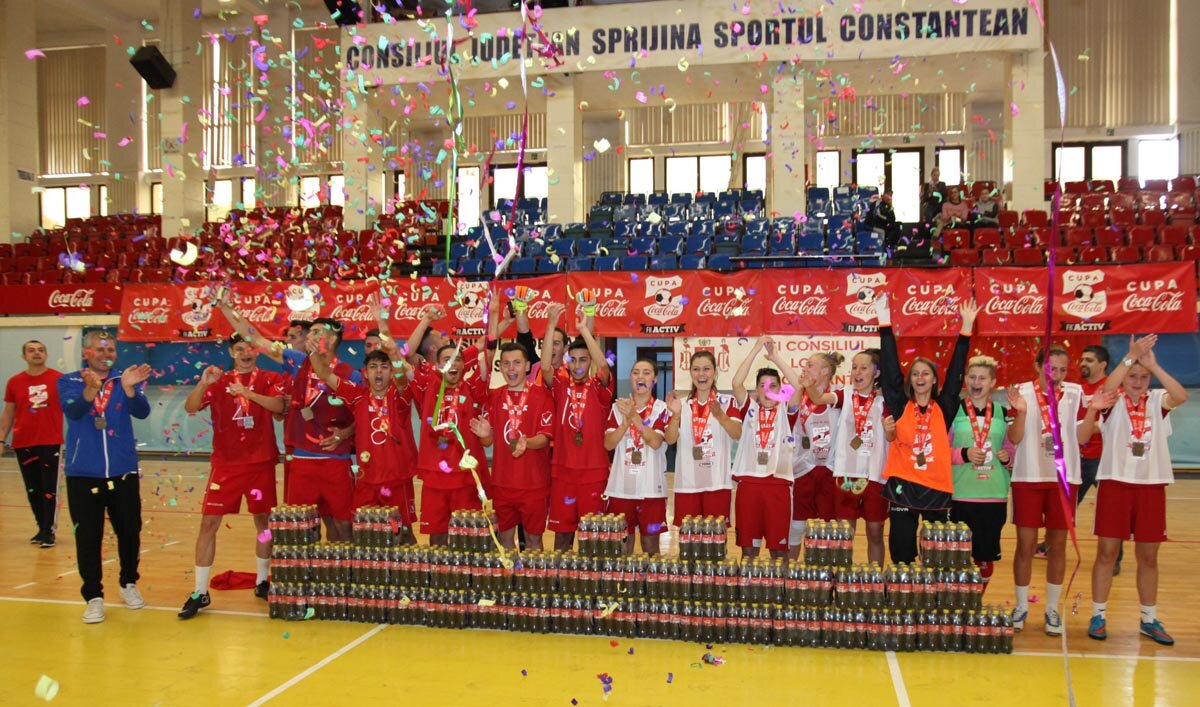 Craiova, dublu Maxima » Fetele de la Liceul Tehnologic Auto şi băieţii de la Colegiul Tehnic Energetic s-au calificat în finala Cupei Coca-Cola