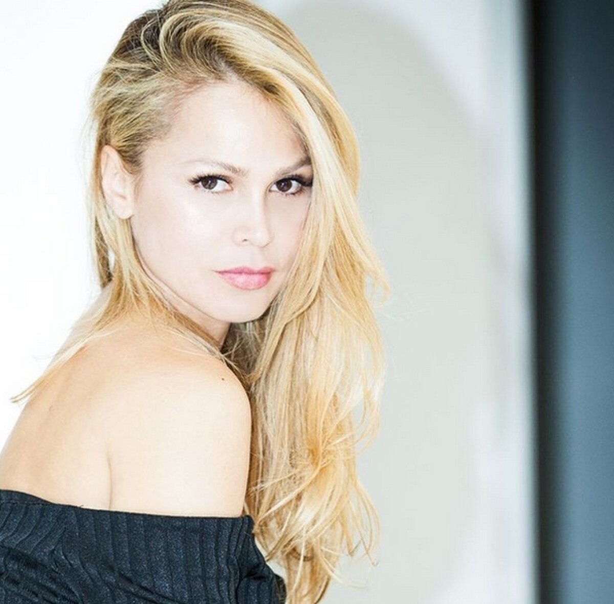 FOTO Face pasul cel mare » Un fost portar celebru al Barcelonei se va căsători în această vară