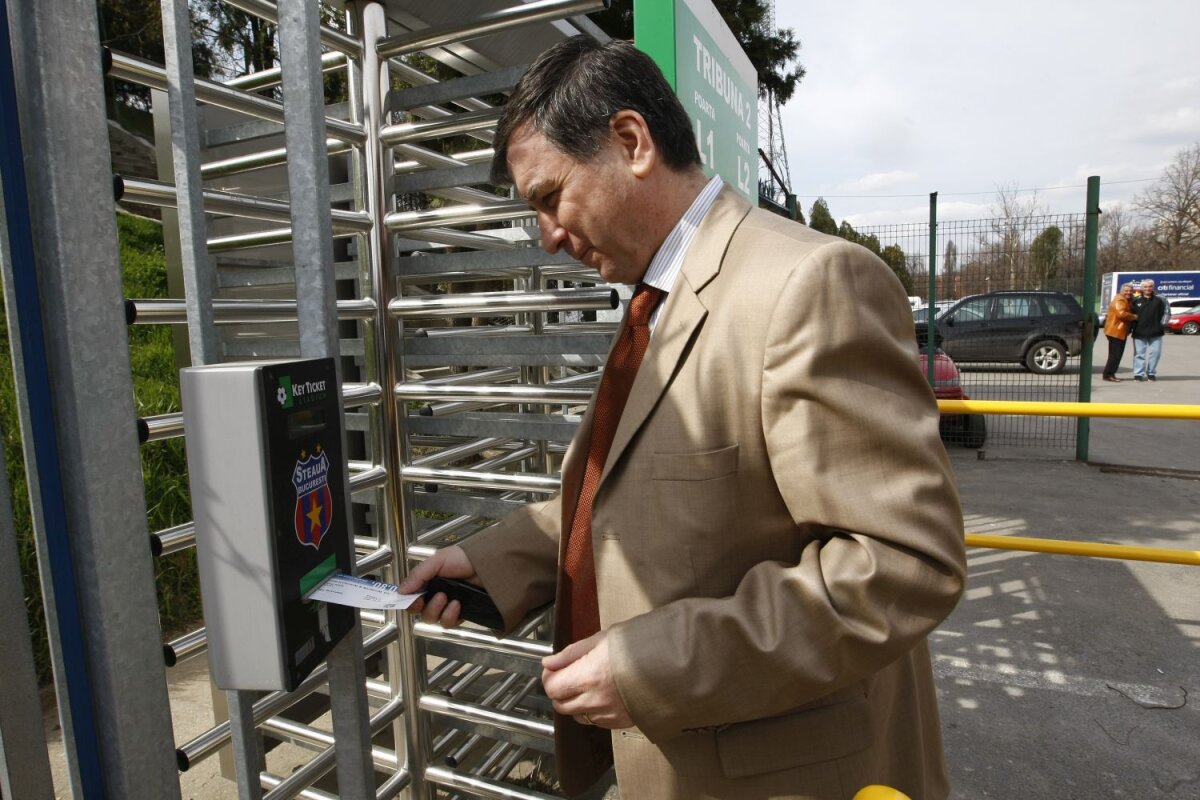 EXCLUSIV Gigi eliberează Ghencea » Vechiul stadion se pregăteşte să dispară: Becali ia tot ce poate