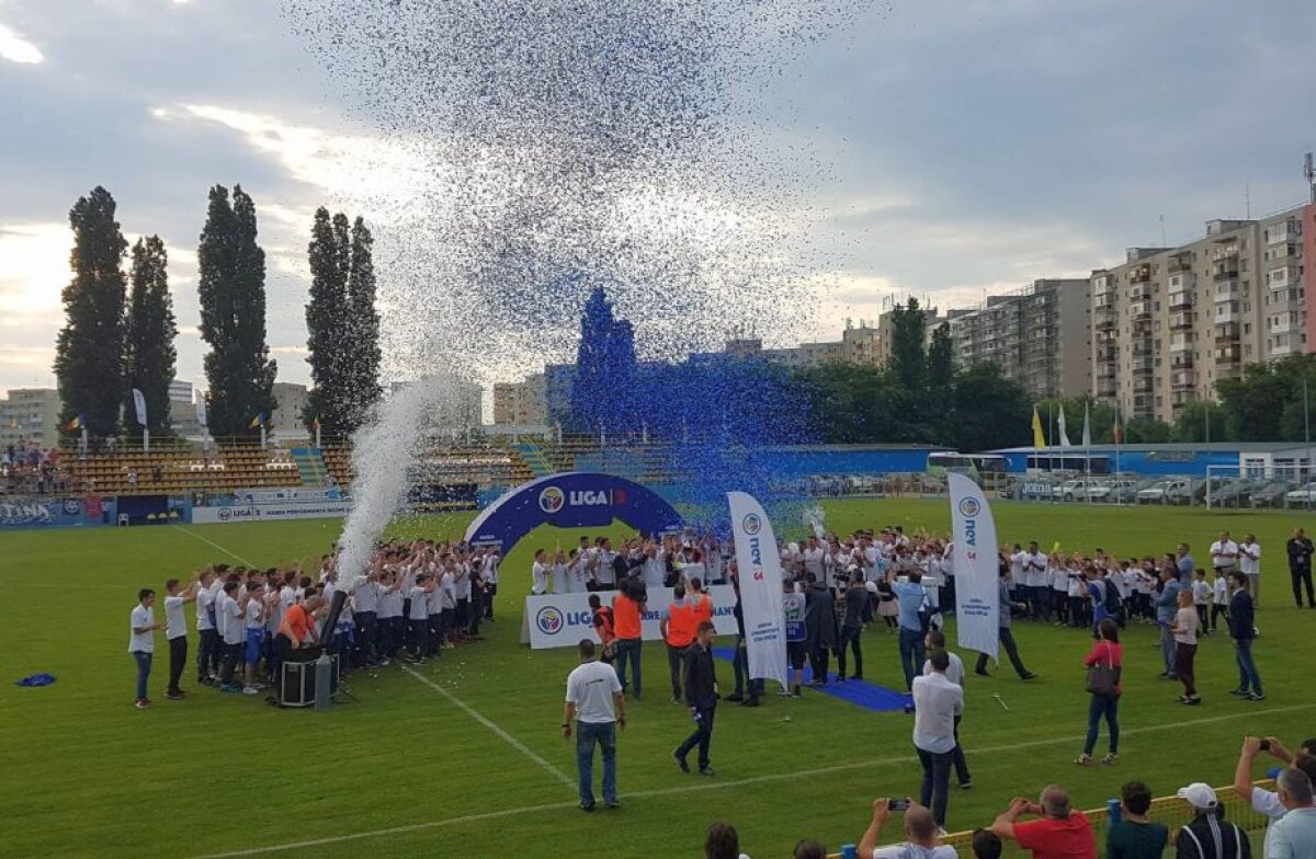 VIDEO+FOTO Burleanu a premiat-o pe Juventus Colentina pentru promovare » Și președintele FRF a primit o distincție