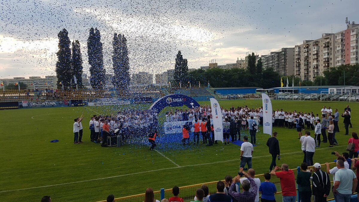 VIDEO+FOTO Burleanu a premiat-o pe Juventus Colentina pentru promovare » Și președintele FRF a primit o distincție