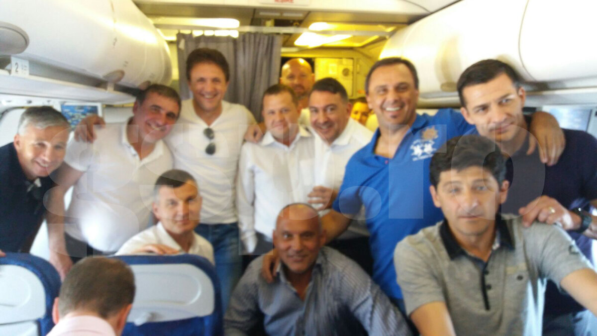 FOTO EXCLUSIV Imagini din avionul Generației de Aur spre finala Ligii