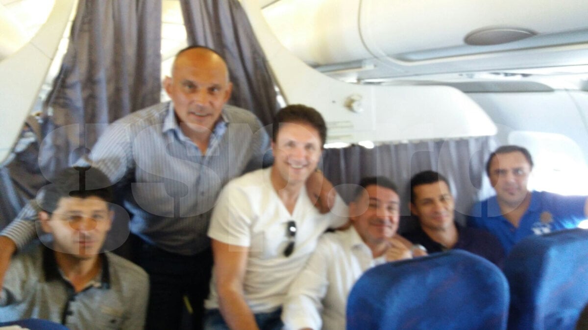 FOTO EXCLUSIV Imagini din avionul Generației de Aur spre finala Ligii