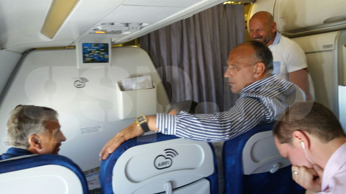 FOTO EXCLUSIV Imagini din avionul Generației de Aur spre finala Ligii